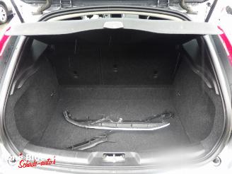 Volvo V-40 2.0 D2 Business Sport picture 11