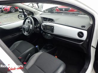 Toyota Yaris 1.5 Hybrid Dynamic Aut 5drs picture 12