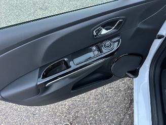 Renault Clio Gereserveerd Estate 1.5 dCi 90pk Eco Night&Day - nap - navi - camera - nw distr.riem bij 286dkm - 4x nw michelin picture 55