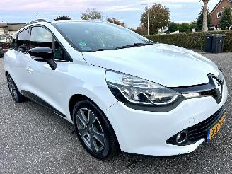 Renault Clio Gereserveerd Estate 1.5 dCi 90pk Eco Night&Day - nap - navi - camera - nw distr.riem bij 286dkm - 4x nw michelin picture 4