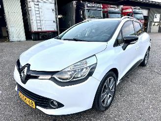 Renault Clio Gereserveerd Estate 1.5 dCi 90pk Eco Night&Day - nap - navi - camera - nw distr.riem bij 286dkm - 4x nw michelin picture 2