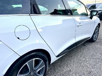 Renault Clio Gereserveerd Estate 1.5 dCi 90pk Eco Night&Day - nap - navi - camera - nw distr.riem bij 286dkm - 4x nw michelin picture 95