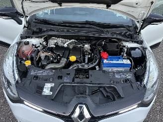 Renault Clio Gereserveerd Estate 1.5 dCi 90pk Eco Night&Day - nap - navi - camera - nw distr.riem bij 286dkm - 4x nw michelin picture 71