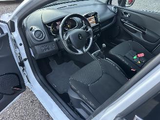 Renault Clio Gereserveerd Estate 1.5 dCi 90pk Eco Night&Day - nap - navi - camera - nw distr.riem bij 286dkm - 4x nw michelin picture 21