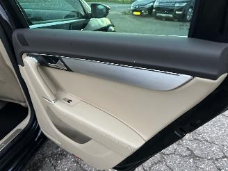 Volkswagen Passat 2.0 TDI 140pk aut Highl Exe Ed - pano - stoelverw v+a - dvd in hoofdst - xenon - standkachel picture 62