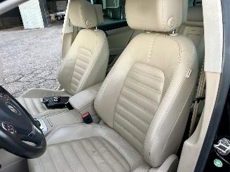 Volkswagen Passat 2.0 TDI 140pk aut Highl Exe Ed - pano - stoelverw v+a - dvd in hoofdst - xenon - standkachel picture 45