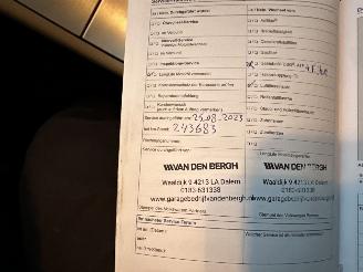 Volkswagen Passat 2.0 TDI 140pk aut Highl Exe Ed - pano - stoelverw v+a - dvd in hoofdst - xenon - standkachel picture 75