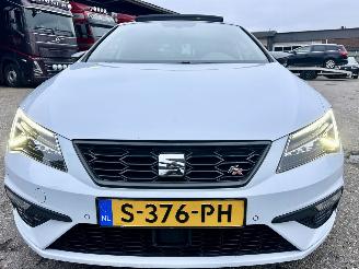 Seat Leon 1.5 TSI 131pk FR Ult Ed - pano - 78dkm - facelift - virtual - front assist - sfeerverl - pdc v+a - alarm - nardo grey picture 3