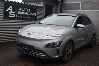 Auto incidentate Hyundai Kona 39Kwh Comfort 136Pk 3Fase *Navi/Clima/Camera/Stoelverwarming 2023/8