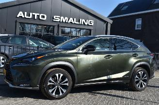 Vaurioauto  passenger cars Lexus NX 300h 2.5 AWD Ultimate Edition 155Pk *Navi/Clima/Camera/Stoelverwarming 2021/10