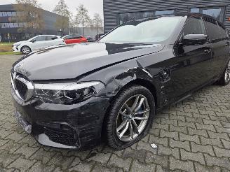 BMW 5-serie 530e  M-SPORT picture 14