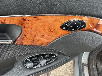 Mercedes E-klasse 240 Elegance picture 6