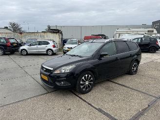 krockskadad bil auto Ford Focus 1.6 Wagon 2011/6