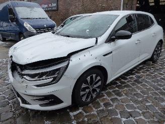 krockskadad bil bromfiets Renault Mégane Limited 2021/12