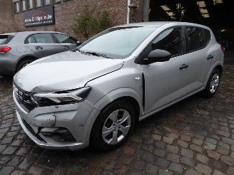 uszkodzony samochody osobowe Dacia Sandero Essential 2023/10
