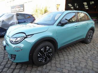 Vaurioauto  passenger cars Fiat 600 Hybrid 2025/8