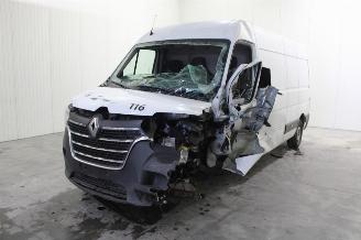 Vaurioauto  trucks Renault Master  2023/2