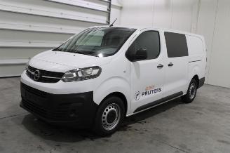 skadebil auto Opel Vivaro  2022/11