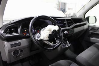 Volkswagen Transporter T6 picture 9