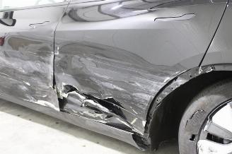 Tesla Model Y  picture 6