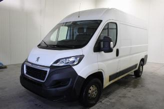 Vaurioauto  passenger cars Peugeot Boxer  2021/2