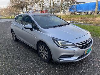 krockskadad bil bromfiets Opel Astra 1.0 Online Edition 2018 NAVI! 88.000 KM NAP! 2018/5