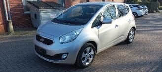 Avarii autoturisme Kia Venga Bj: 8-2013 1.6 Automatik Climatecontrol Keyless-entry Stoelverwarming Lichtautomaat Privacyglas leren stuurwiel armsteun voor en achter Trekhaak Parkeersensoren mistlampen 16 inch velgen 2013/8