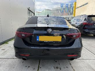 Alfa Romeo Giulia 2.0T Super 200PK - NAVI - KEYLESS - CAMERA - LEDER picture 8
