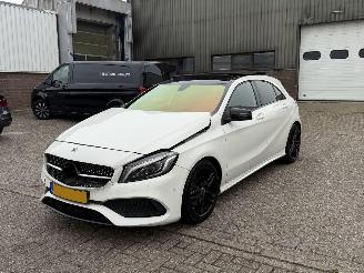 Schadeauto Mercedes A-klasse 180 AMG Pakket Pano Nap Nederlandse Auto Harman Kardon 2018/8