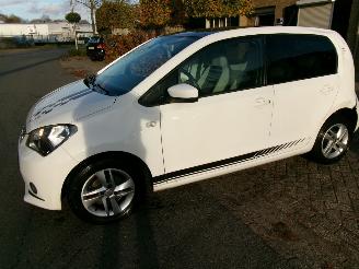 damaged passenger cars Seat Mii 1.0 CHILL OUT AIRCO NAVI 5 DEURS 2013/1