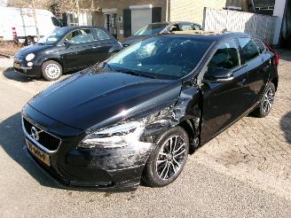 Auto incidentate Volvo V-40 1.5 T2 EDITION+CLIMA NAVI AUTOMAAT 2018/8