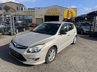 uszkodzony samochody osobowe Hyundai I-30 1.6 CRDI 2010/12