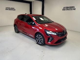 krockskadad bil auto Renault Clio TECHNO 2025/4