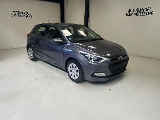 Schadeauto Hyundai I-20 NUR 31000KM 2016/6