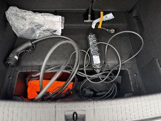 Renault Mégane E-Tech 220 iconic picture 13