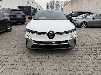 Renault Mégane E-Tech 220 iconic picture 2