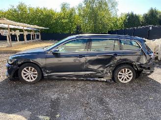schade Volkswagen Passat COMFORTLINE