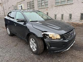 Volvo Xc-60 MOMENTUM picture 2