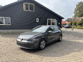 Coche accidentado Volkswagen Golf 8 HYBRIDE AUTOMAAT NAVI CLIMA CAMERA LED PDC B.J 05-2023 2023/4