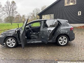 Volkswagen Golf 8 TSI 110 PK EDITION NAVI CLIMA CAMERA LED PDC B.J 2023 PLAATSCHADE picture 12