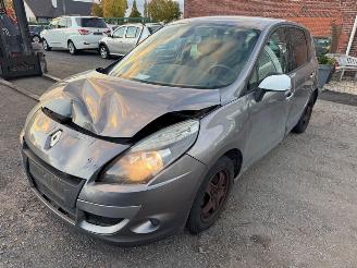 Voiture accidenté Renault Scenic  2011/3
