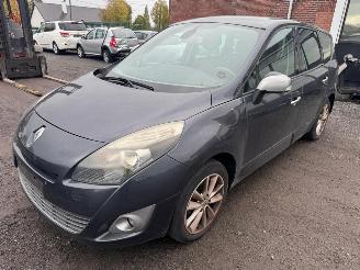 Damaged car Renault Grand-scenic  2011/6