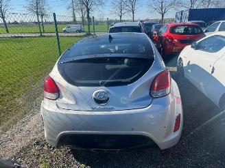 Hyundai Veloster  picture 5