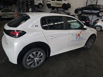 Peugeot 208  picture 5