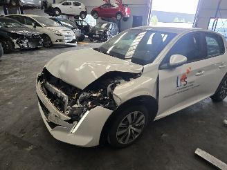 Peugeot 208  picture 9