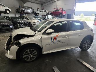 Peugeot 208  picture 2