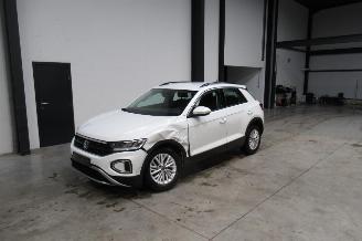 Schadeauto Volkswagen T-Roc LIFE 2022/4