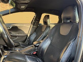 Volvo V-40 2.0 D2 R Design picture 17