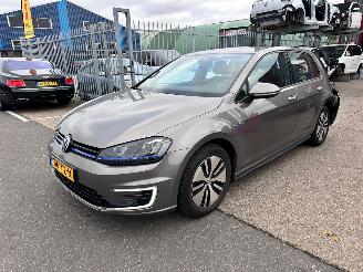 damaged passenger cars Volkswagen Golf 1.4 TSI / GTE / DSG 2015/5