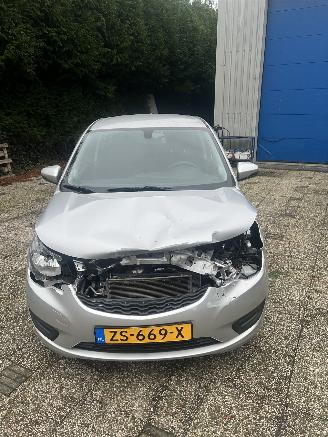 Avarii utilaje Opel Karl 1.0 ecoFLEX 120 Jaar Edition    41119 nap 2019/7